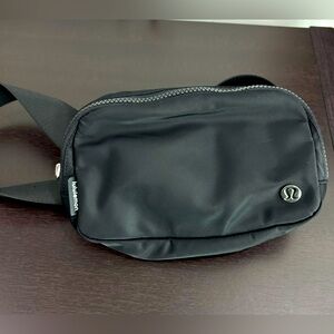 lululemon everywhere belt bag 1l
